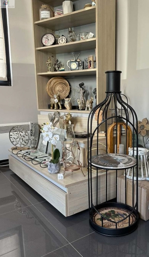 Metal Shelf Black bottle